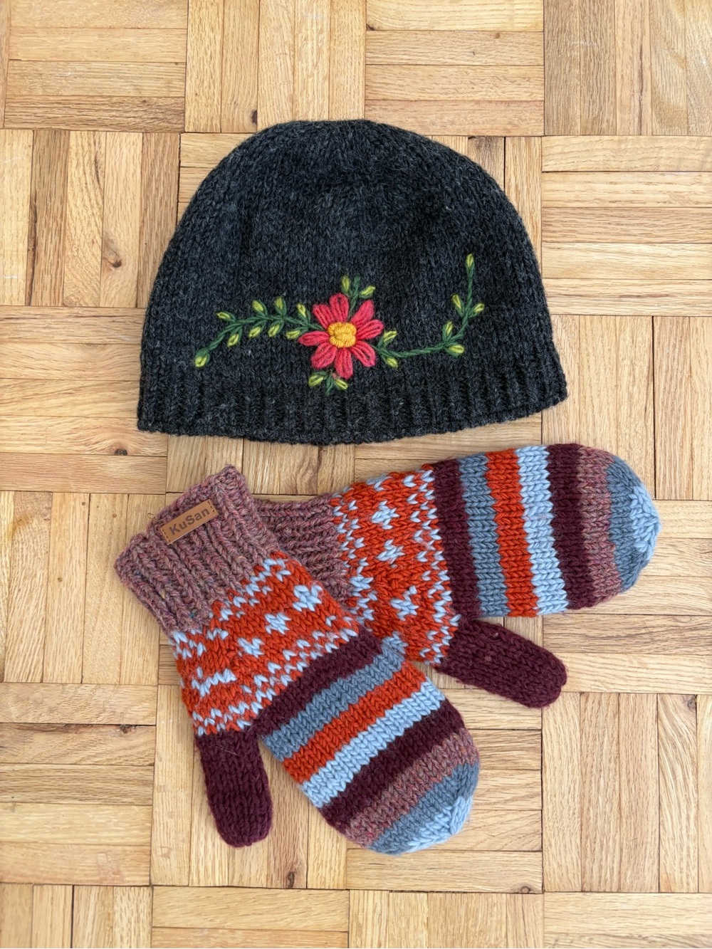 KuSan Hand Knitted Wool Beanie Hat & Mittens Set - Fleece Lined Boho Floral